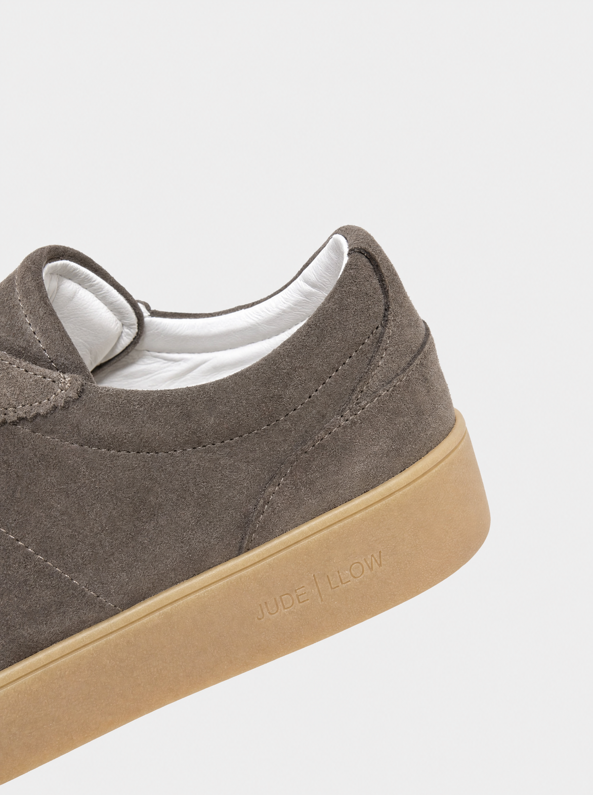 PIERRE | Light Brown gum