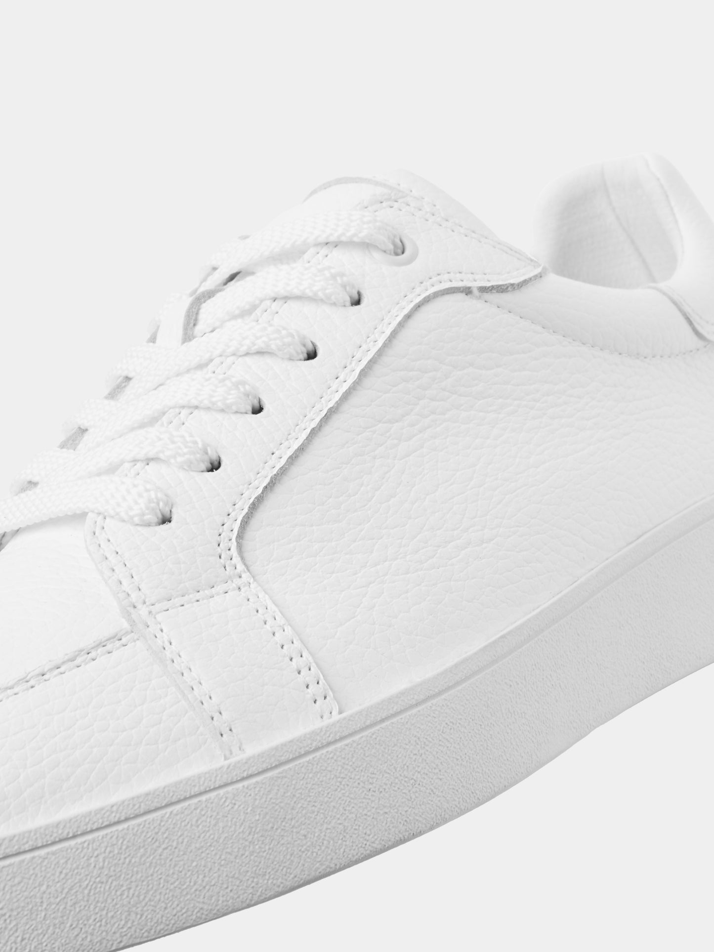 PHILIPE | White