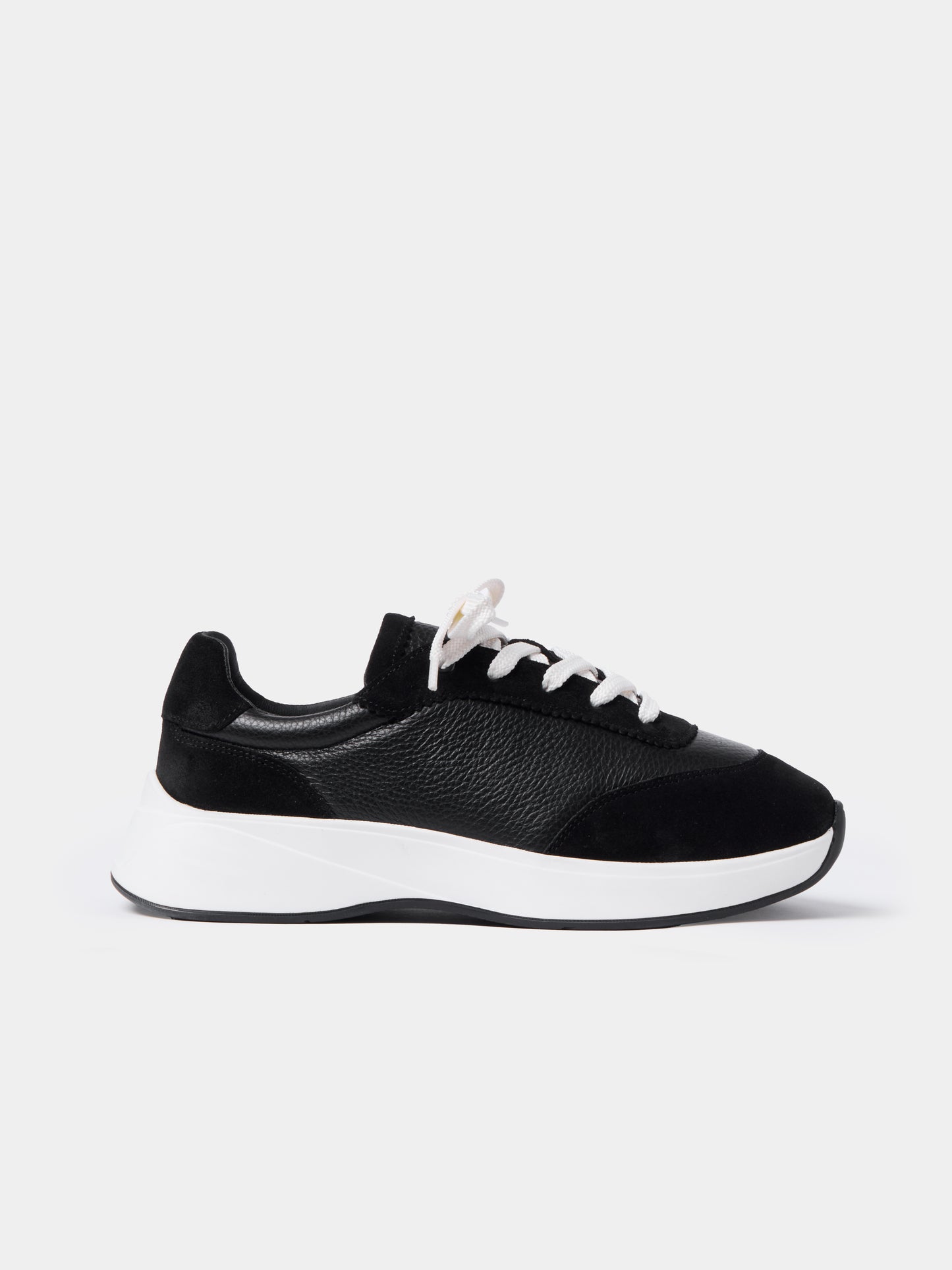 MAISON | Black & Off White