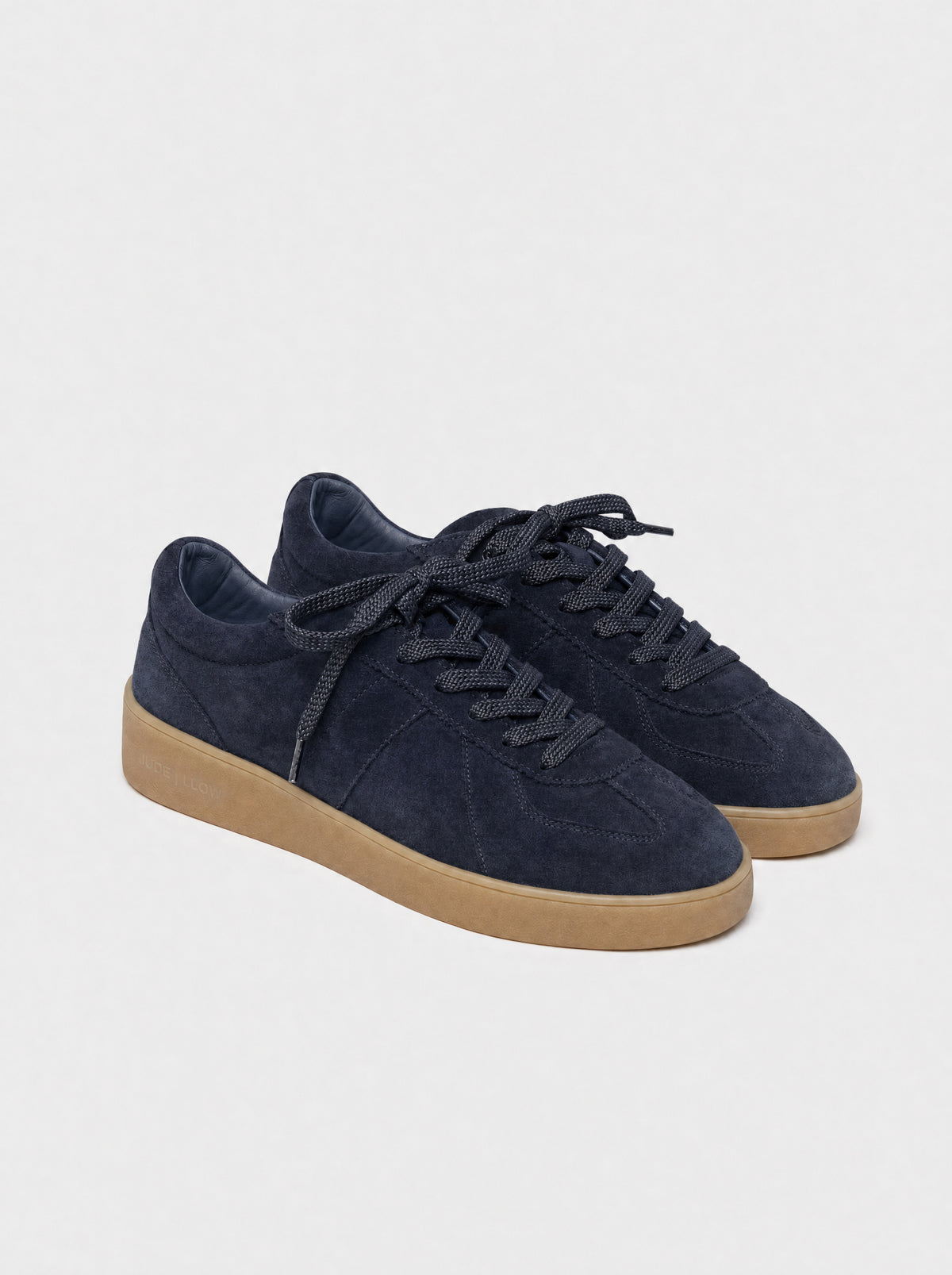 PIERRE | Navy Gum