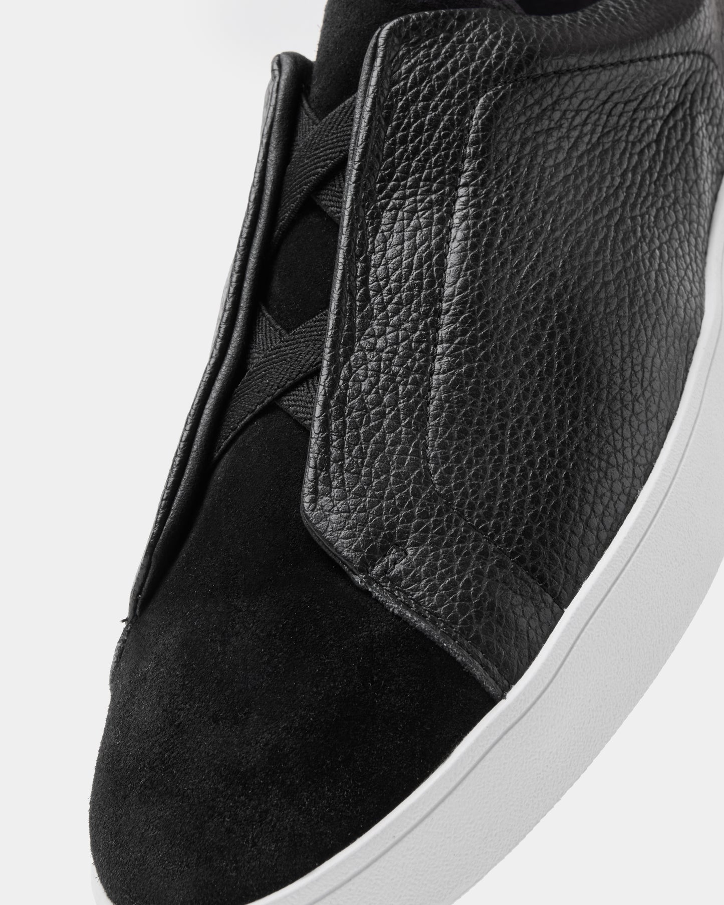 LUCA | Black